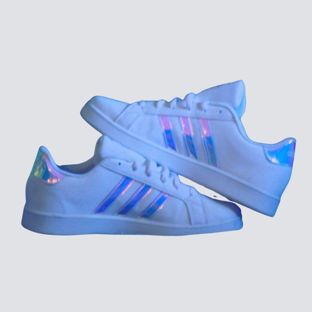 NWOT Adidas superstars